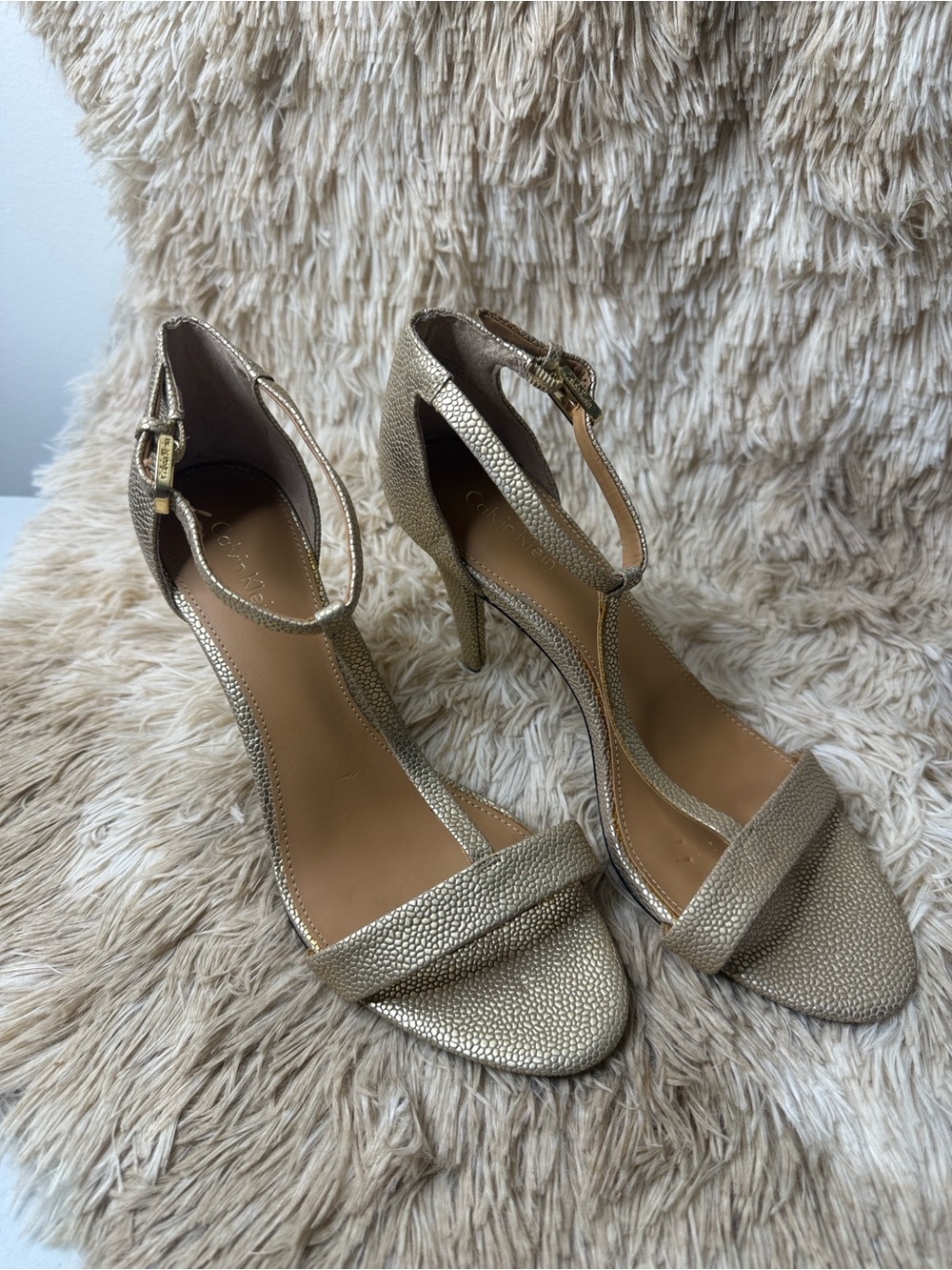NWT CALVIN KLEIN Gold T-Strap High Heel Sandals - Picture 12 of 12